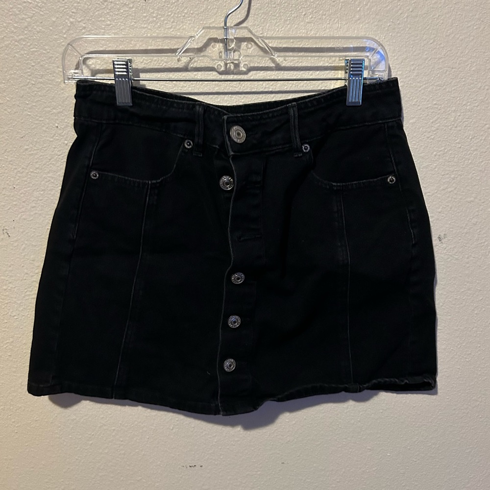 American Eagle black button down skirt Size 6